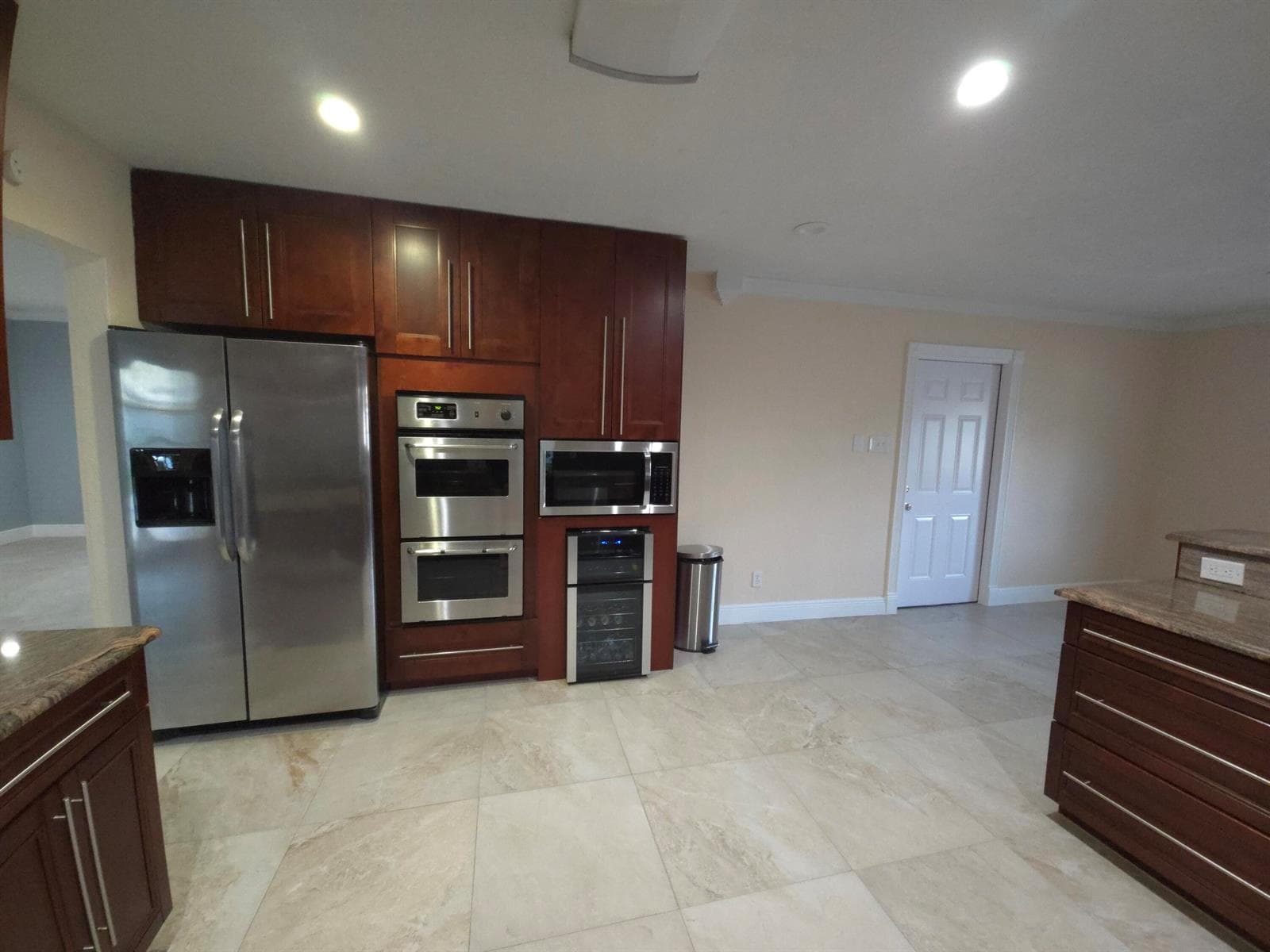 4554 Franwood Drive photo 8