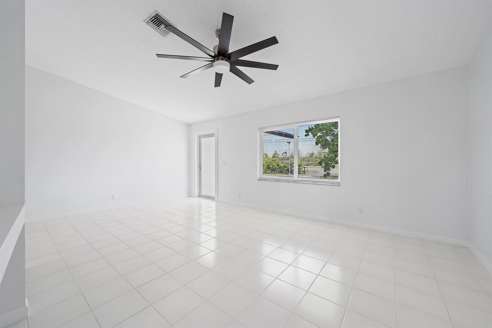 11922 Orange Boulevard photo 5