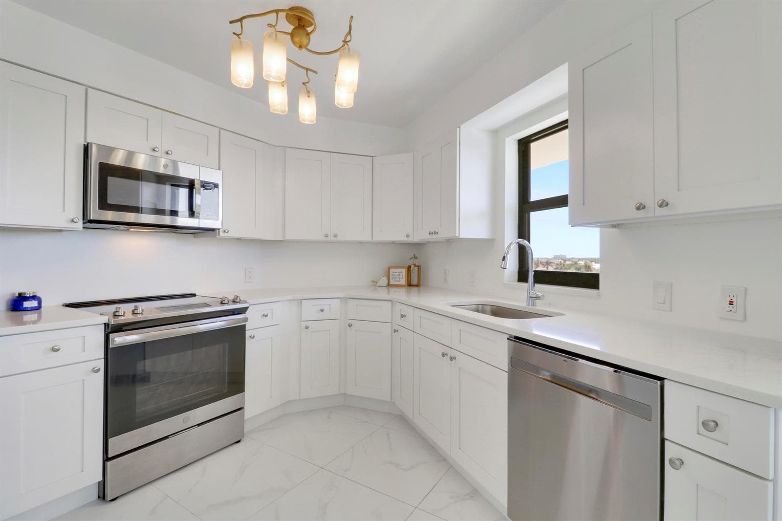 19800 Sandpointe Bay Drive 708 photo 16