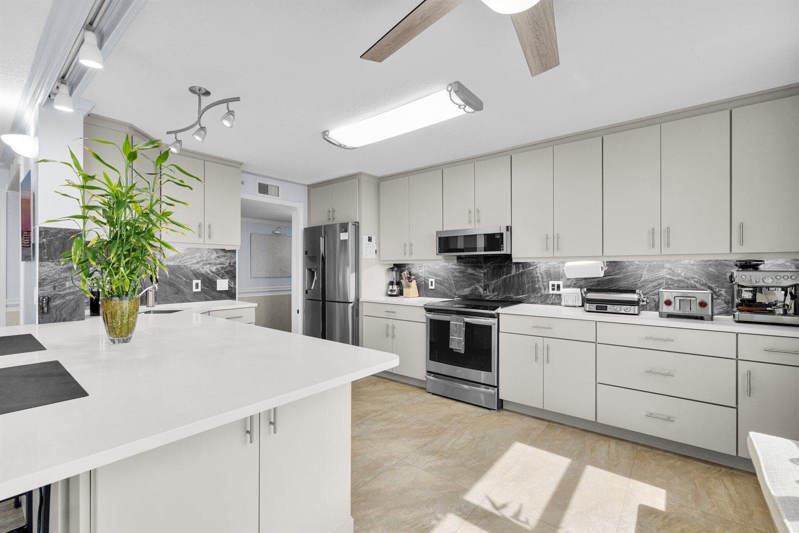 5049 N Hwy A1a 1905 photo 9