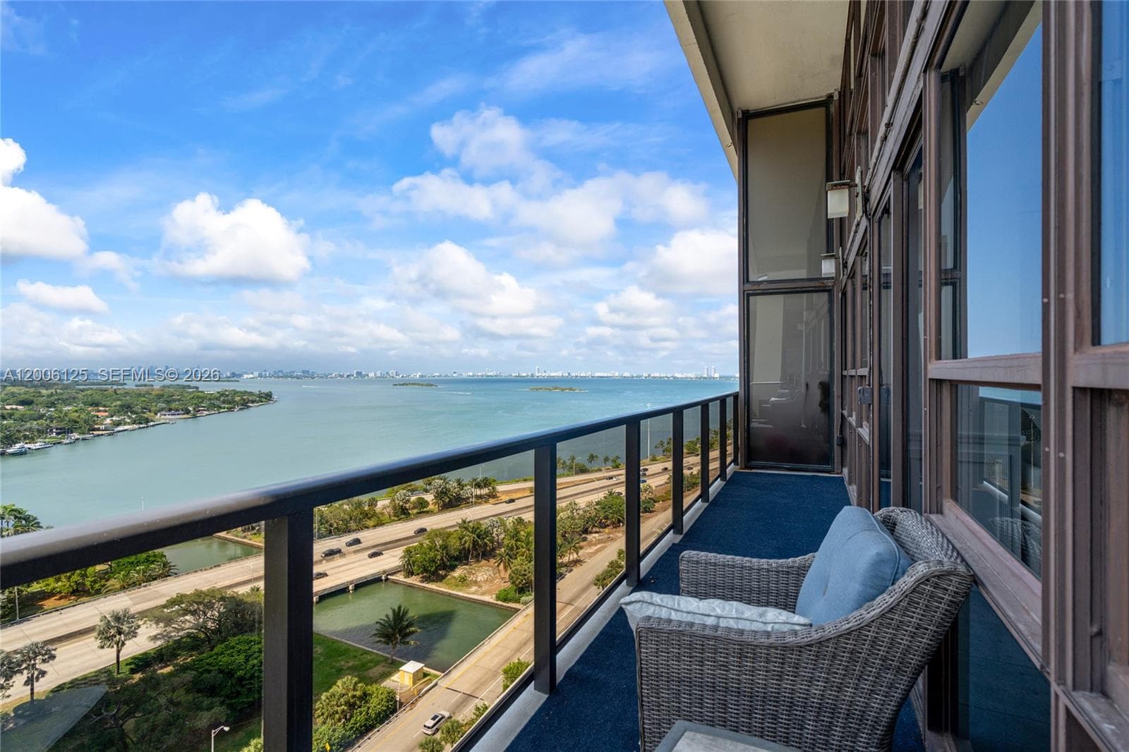 600 36th St PH2 photo 23