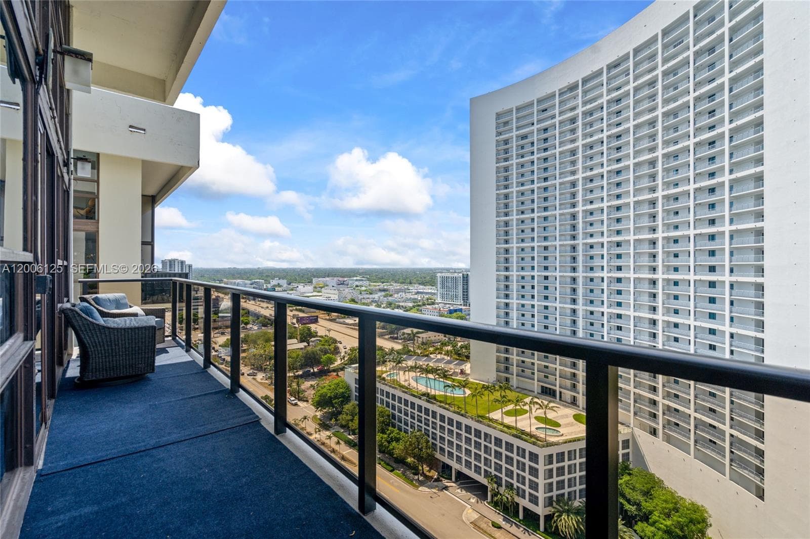 600 36th St PH2 photo 22