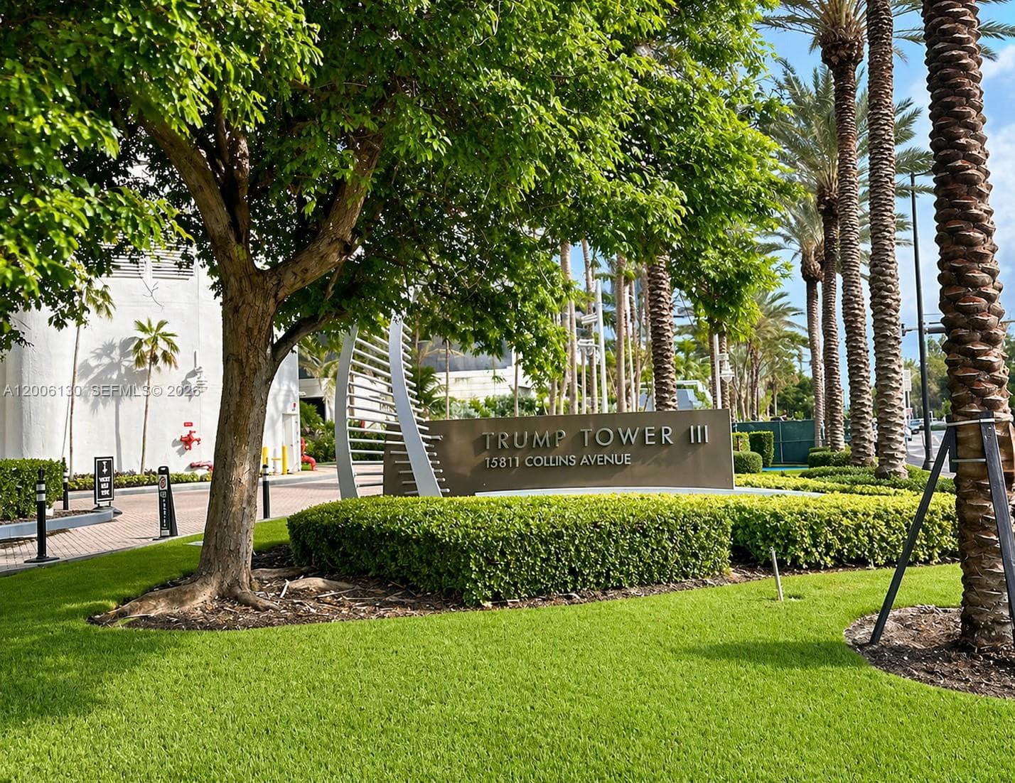 15811 Collins Ave 3805 photo 2