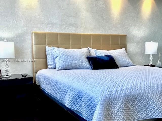 1904 Ocean Dr 1707 photo 10