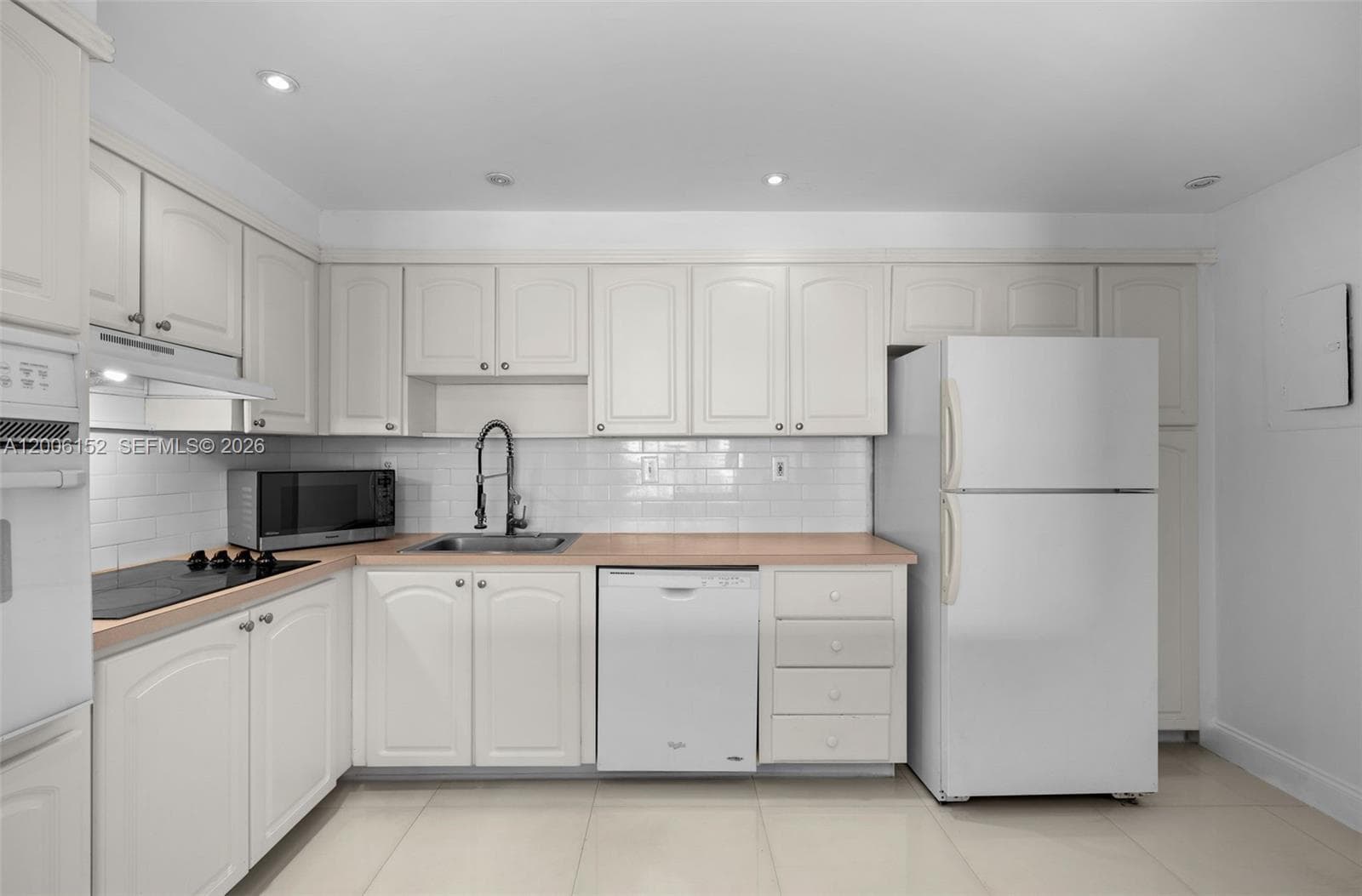 19390 Collins Ave 1410 photo 13