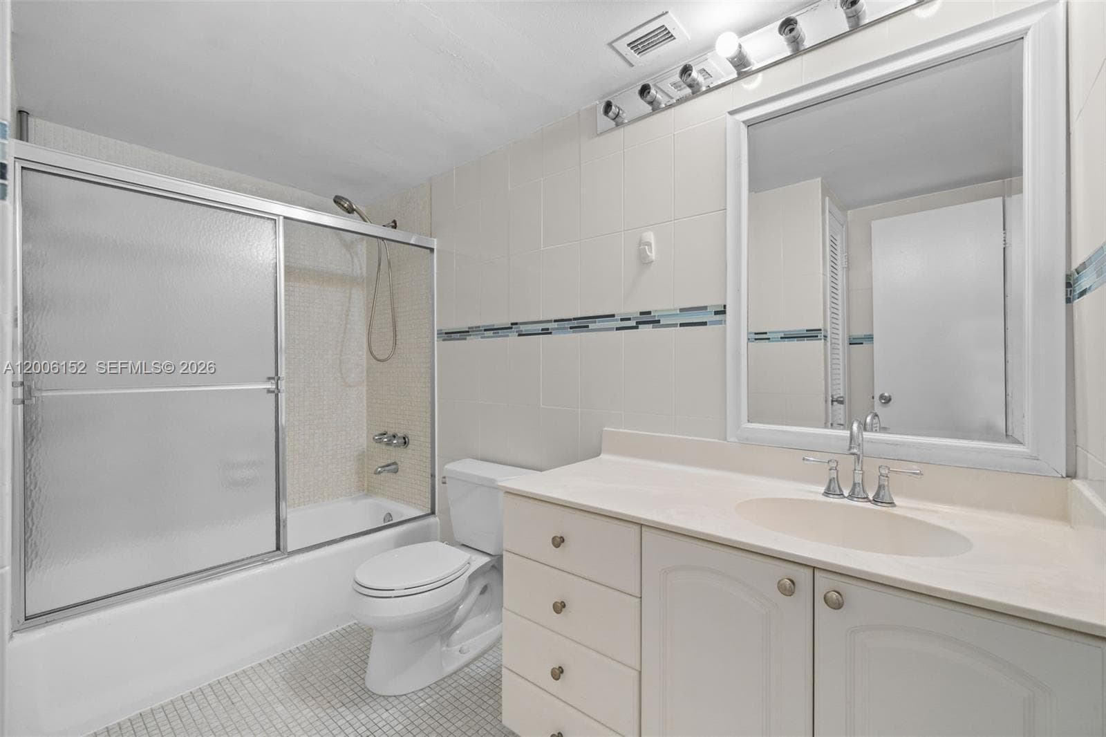 19390 Collins Ave 1410 photo 17