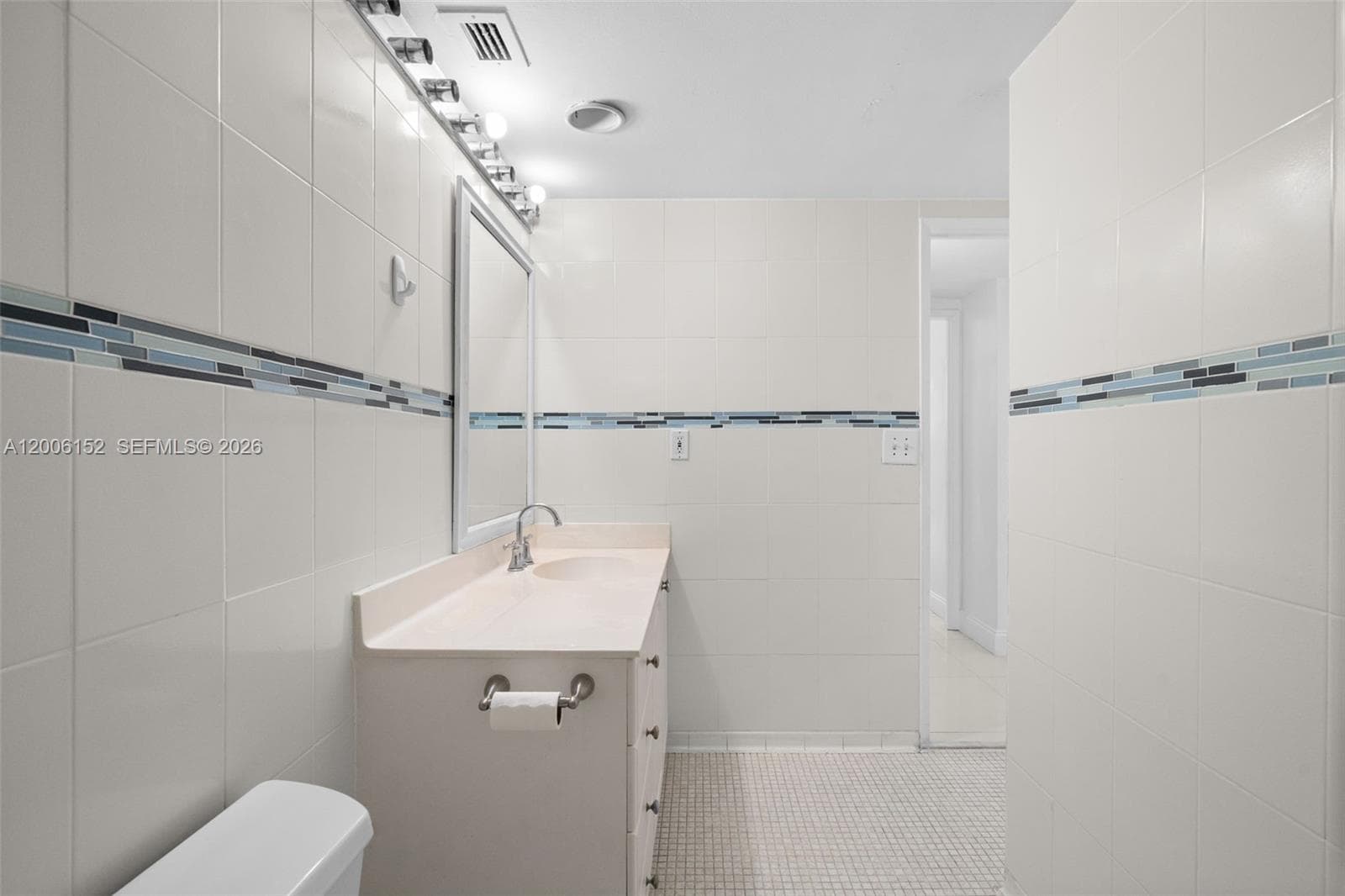 19390 Collins Ave 1410 photo 16