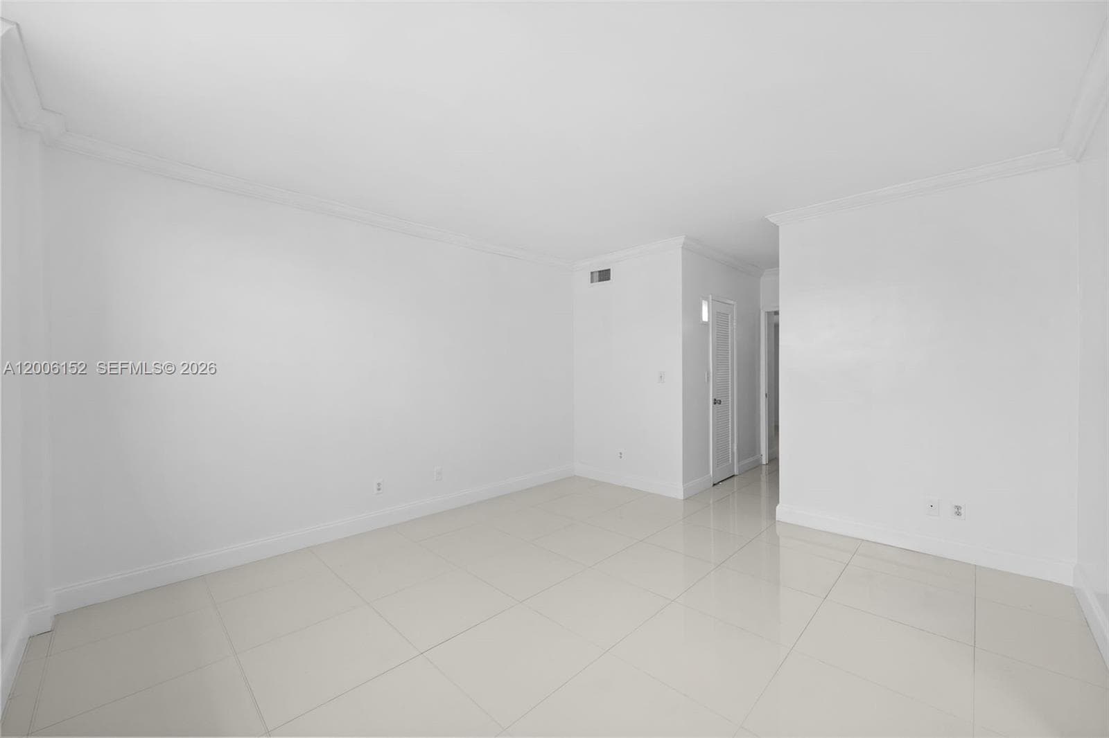 19390 Collins Ave 1410 photo 22