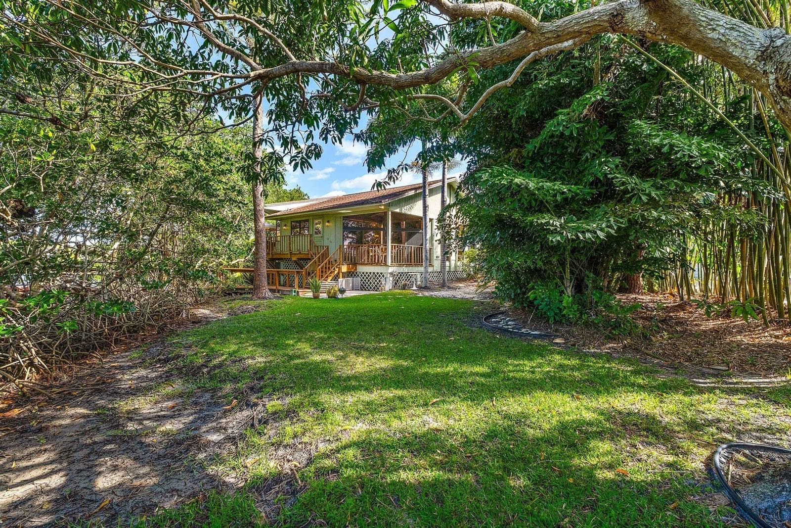 702 Warren Drive photo 25