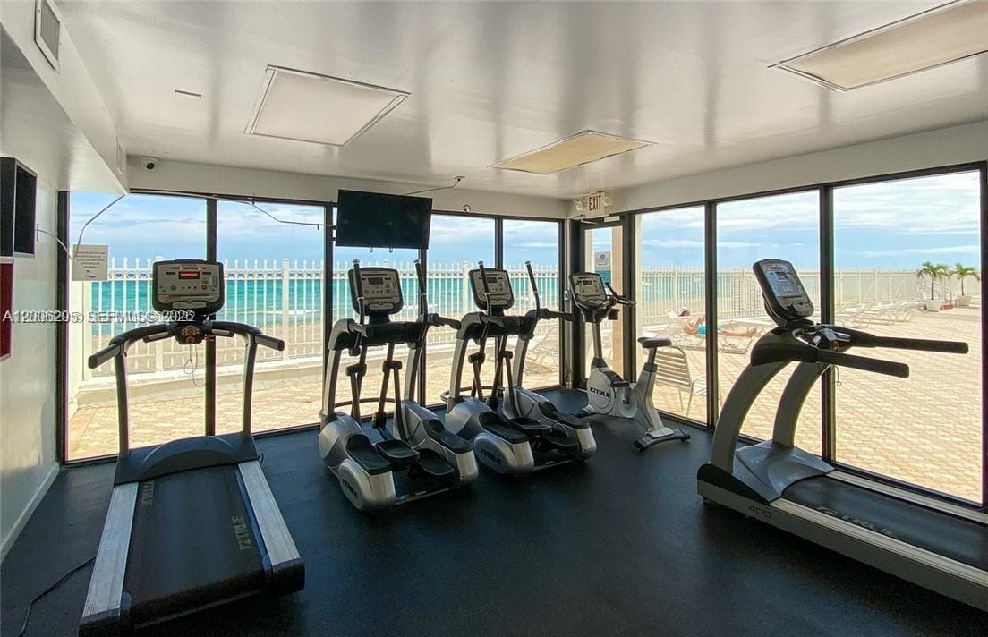 3505 Ocean Dr 719 photo 17