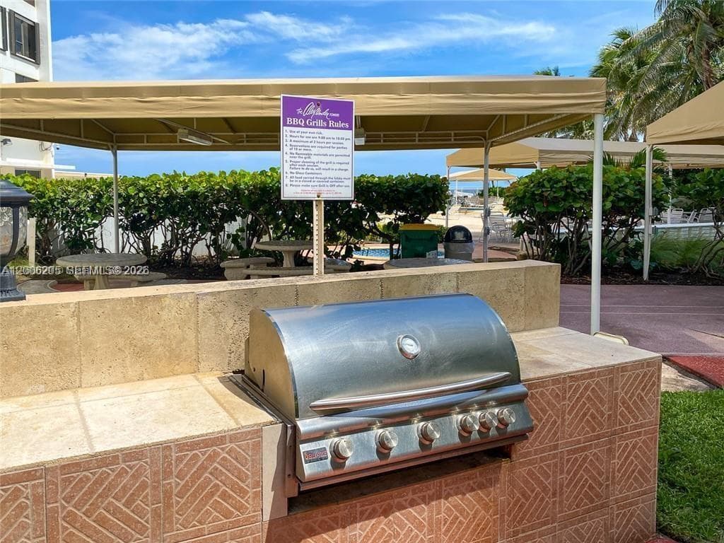 3505 Ocean Dr 719 photo 16