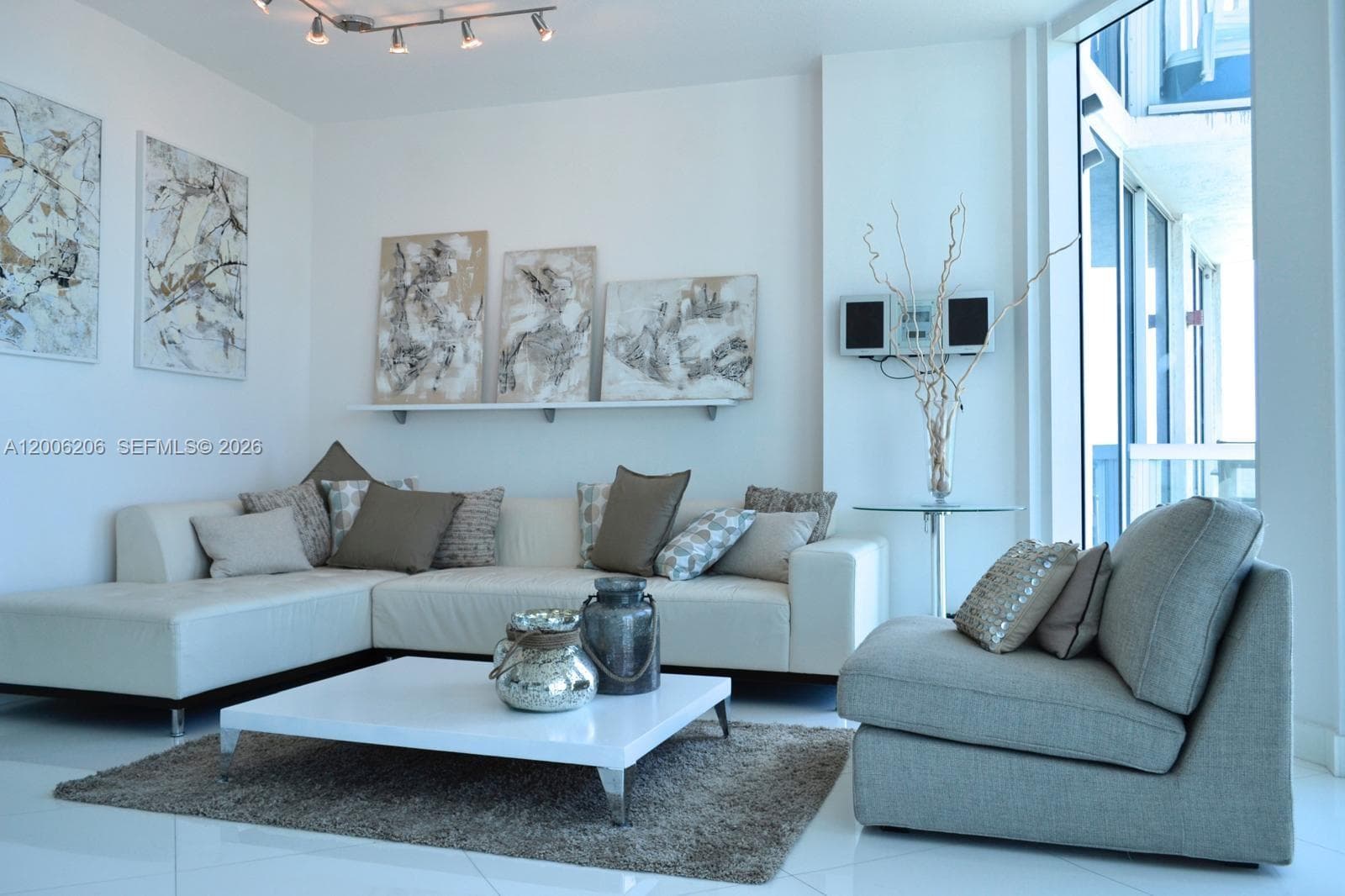 6515 Collins Ave 1505 photo 9