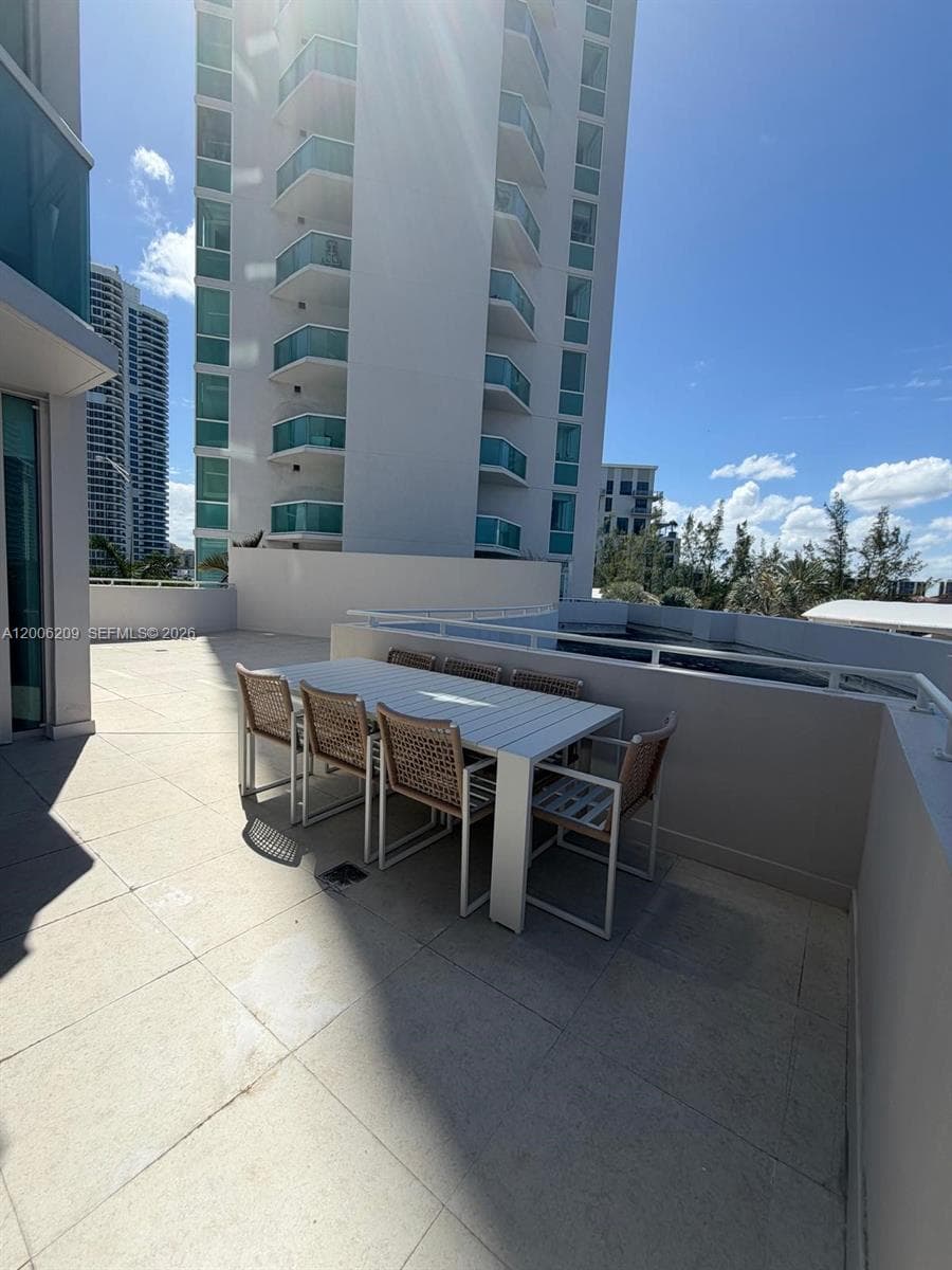 19400 Turnberry Way 331 photo 7