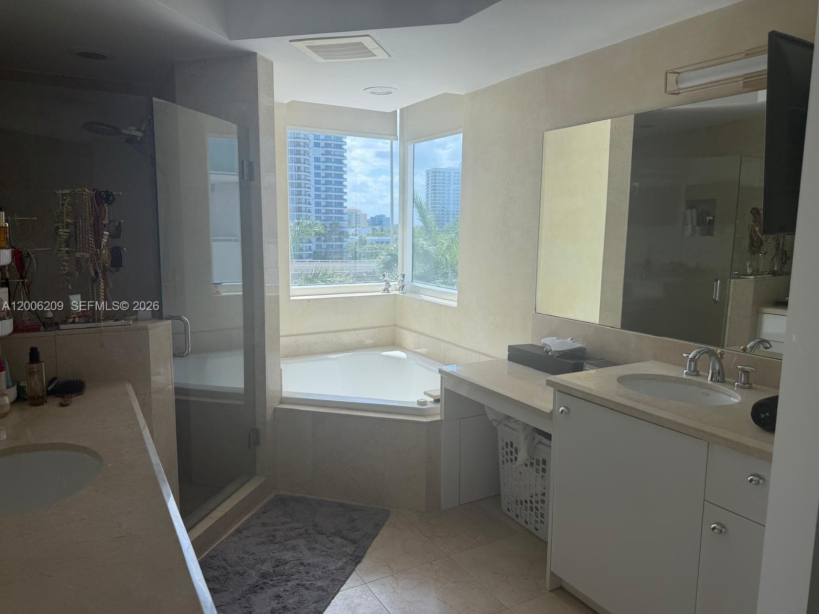 19400 Turnberry Way 331 photo 4