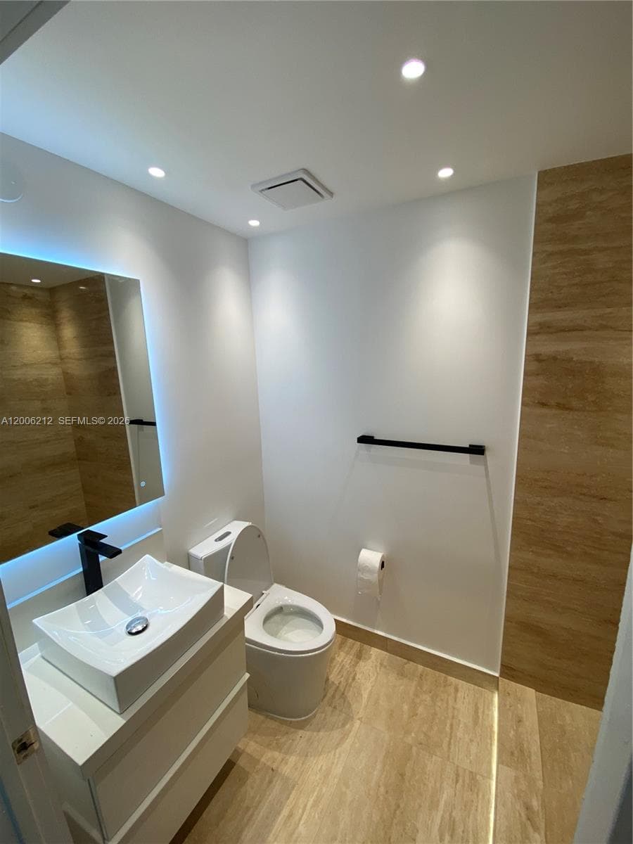 3340 190th St 409 photo 16