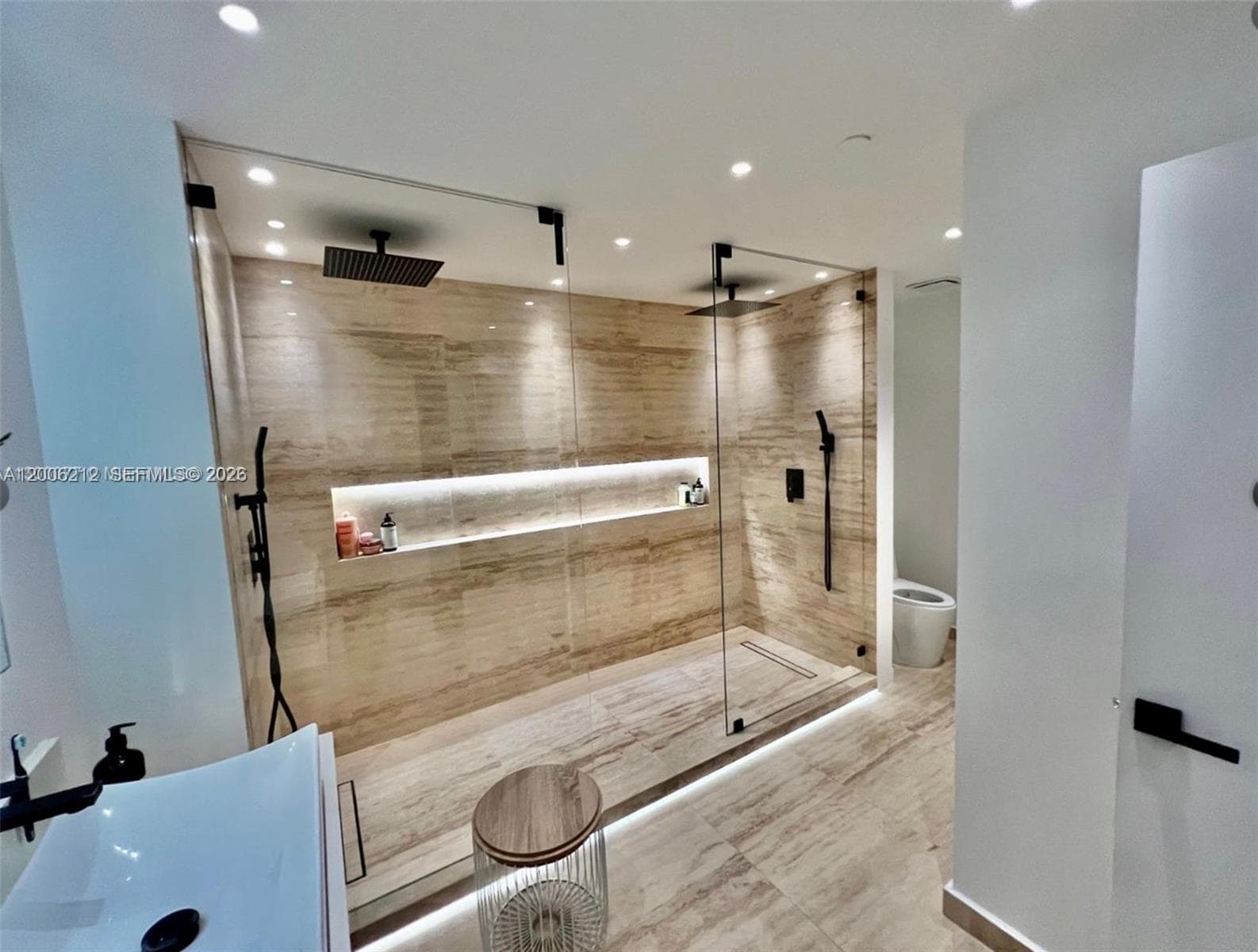 3340 190th St 409 photo 3