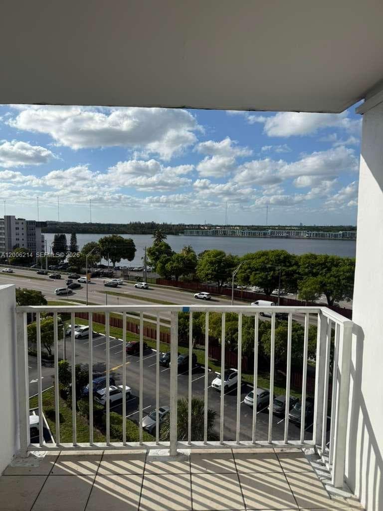 1200 Miami Gardens Dr 812W photo 1