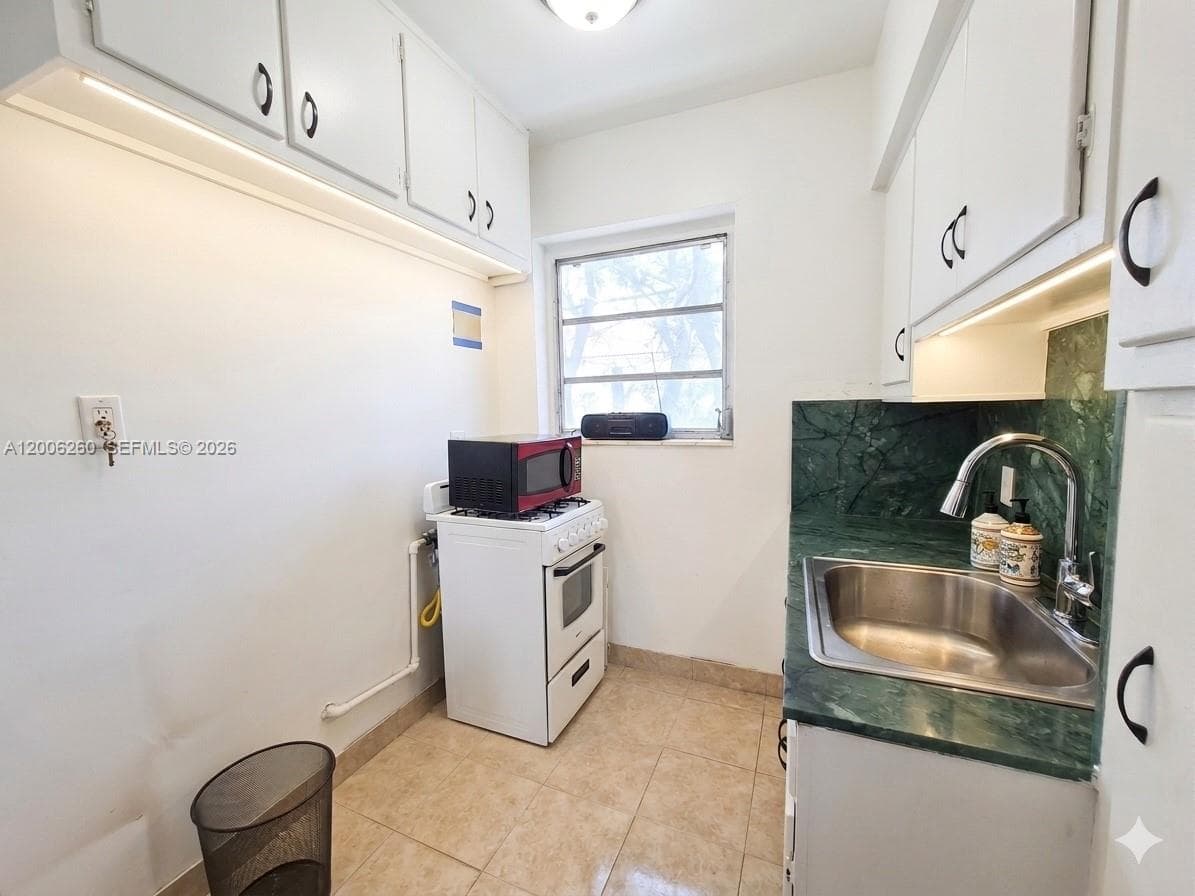 4740 Pine Tree Dr 20 photo 5