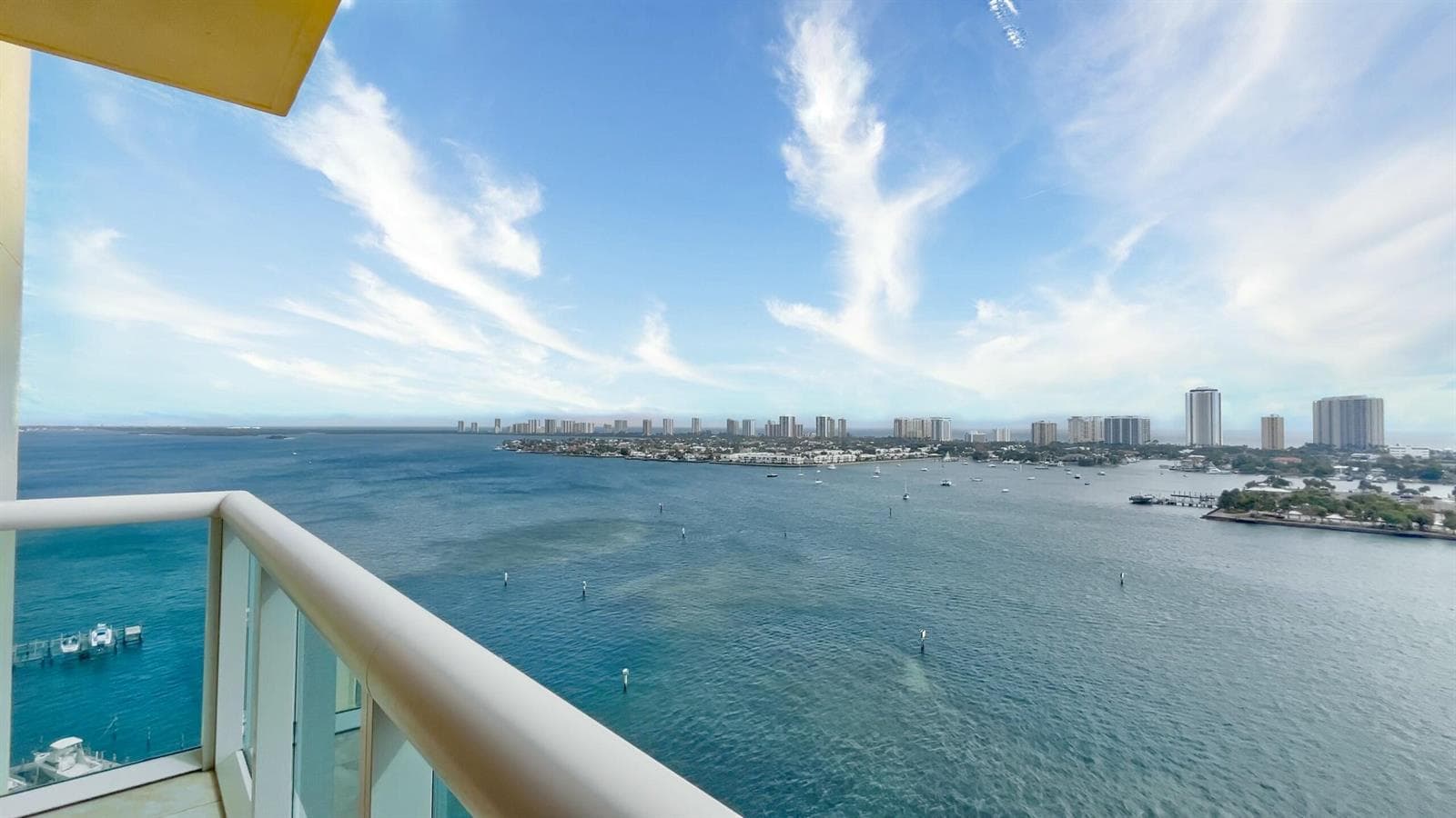 2640 Lake Shore Drive 1710 photo 2
