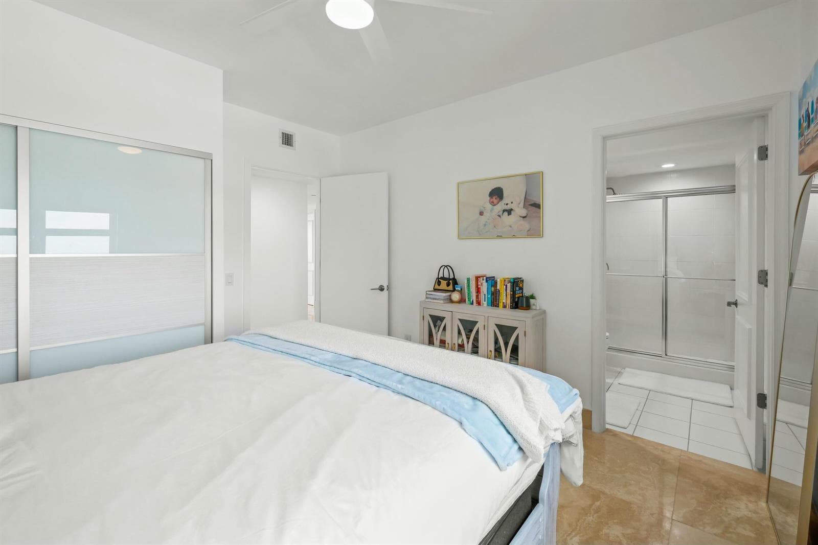 2640 Lake Shore Drive 1710 photo 24