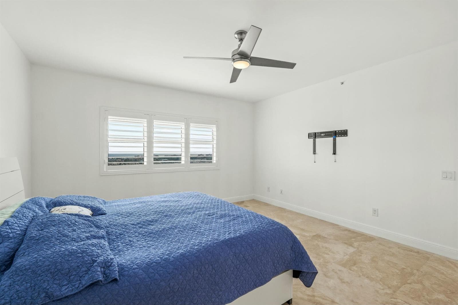 2640 Lake Shore Drive 1710 photo 19