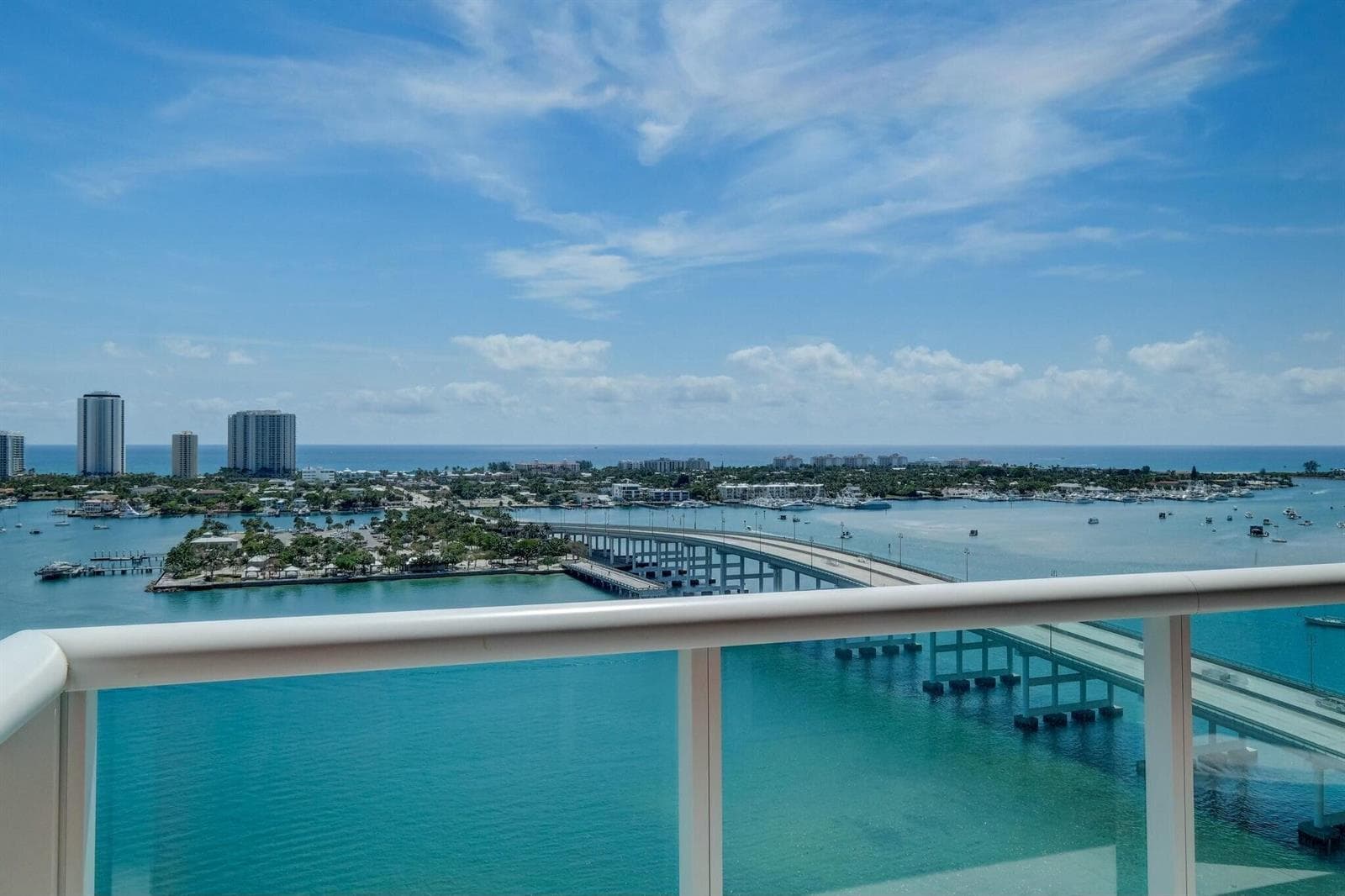2640 Lake Shore Drive 1710 photo 4