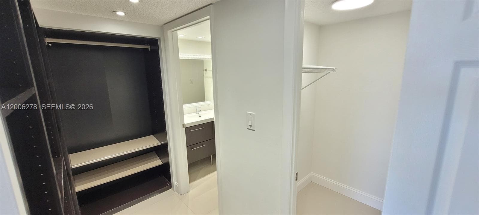 18011 Biscayne Blvd 402 photo 17