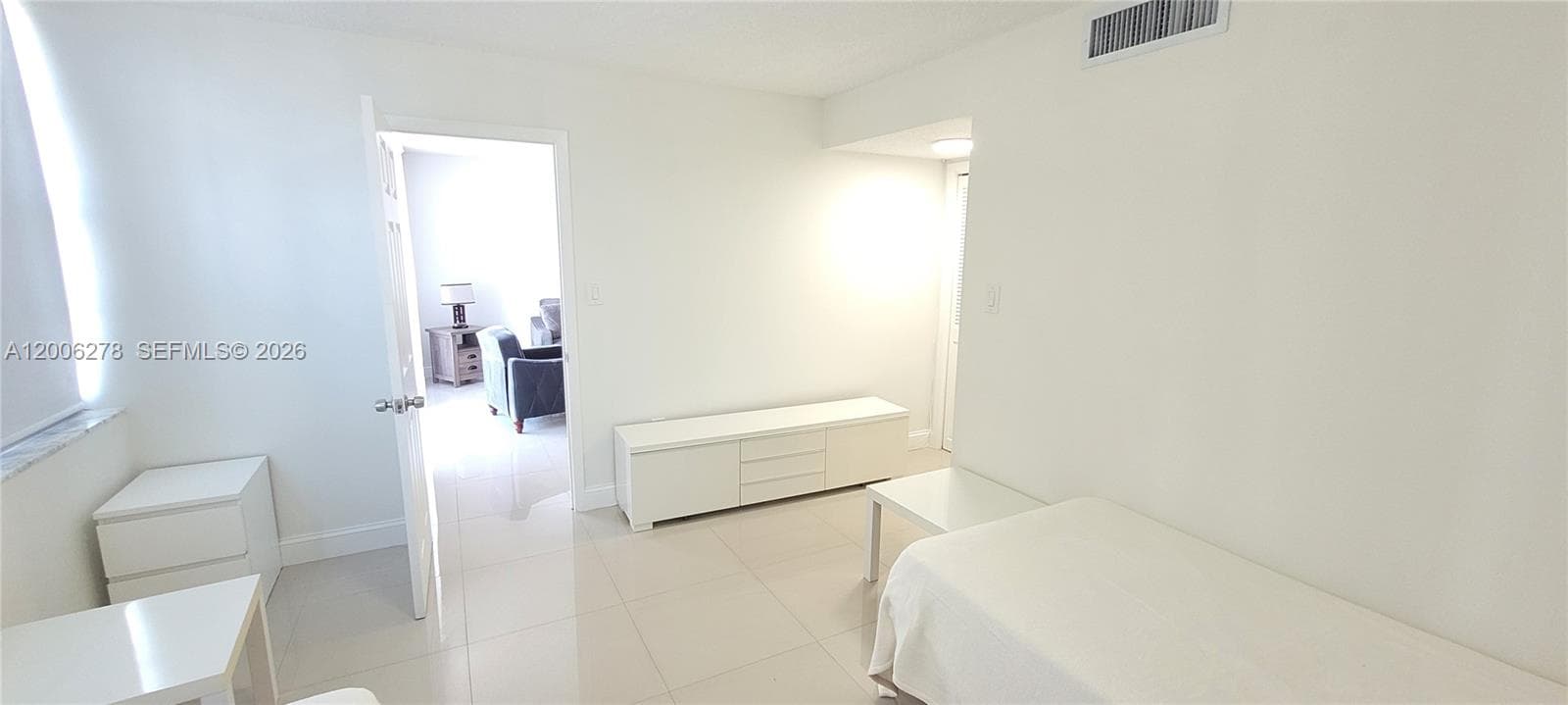 18011 Biscayne Blvd 402 photo 12