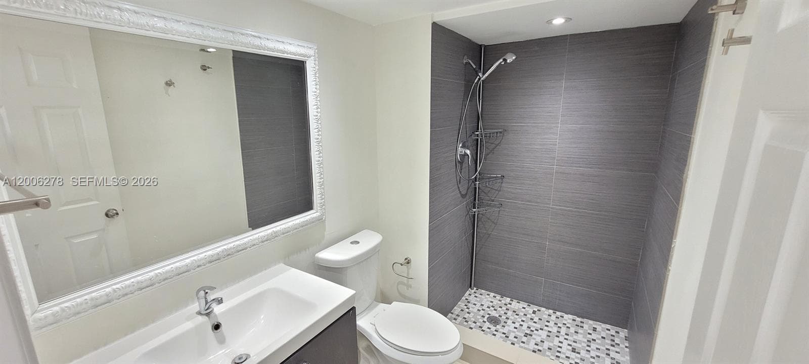 18011 Biscayne Blvd 402 photo 10