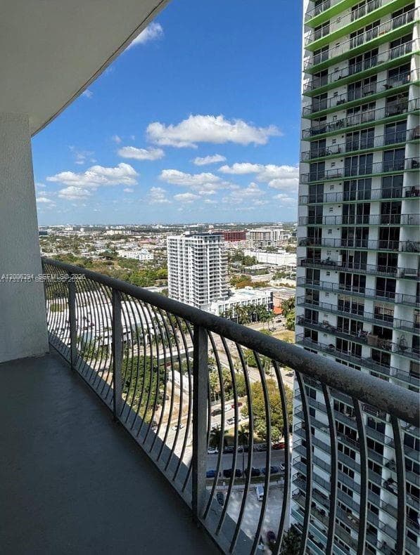 1750 Bayshore Dr 2807 photo 1