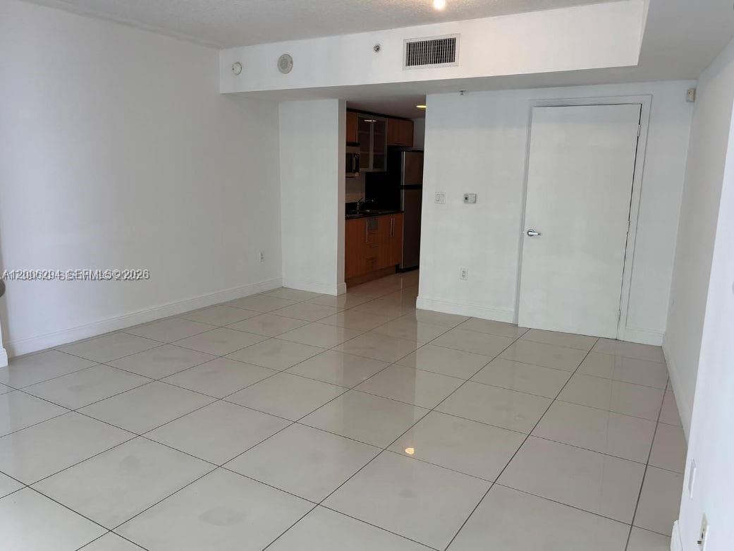 1750 Bayshore Dr 2807 photo 5