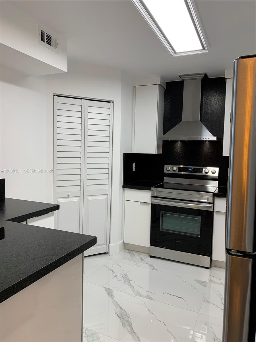 9273 Collins Ave 606 photo 7