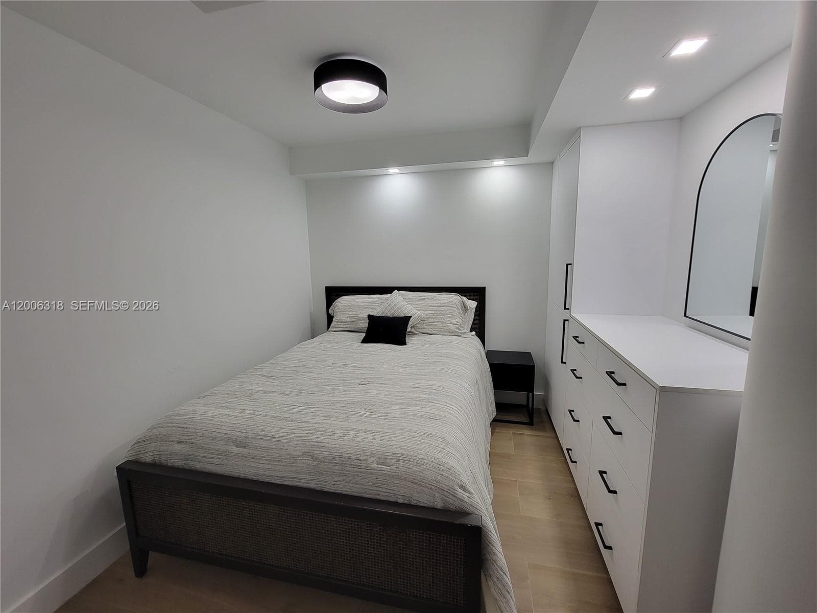 2501 Ocean Dr 931 photo 23