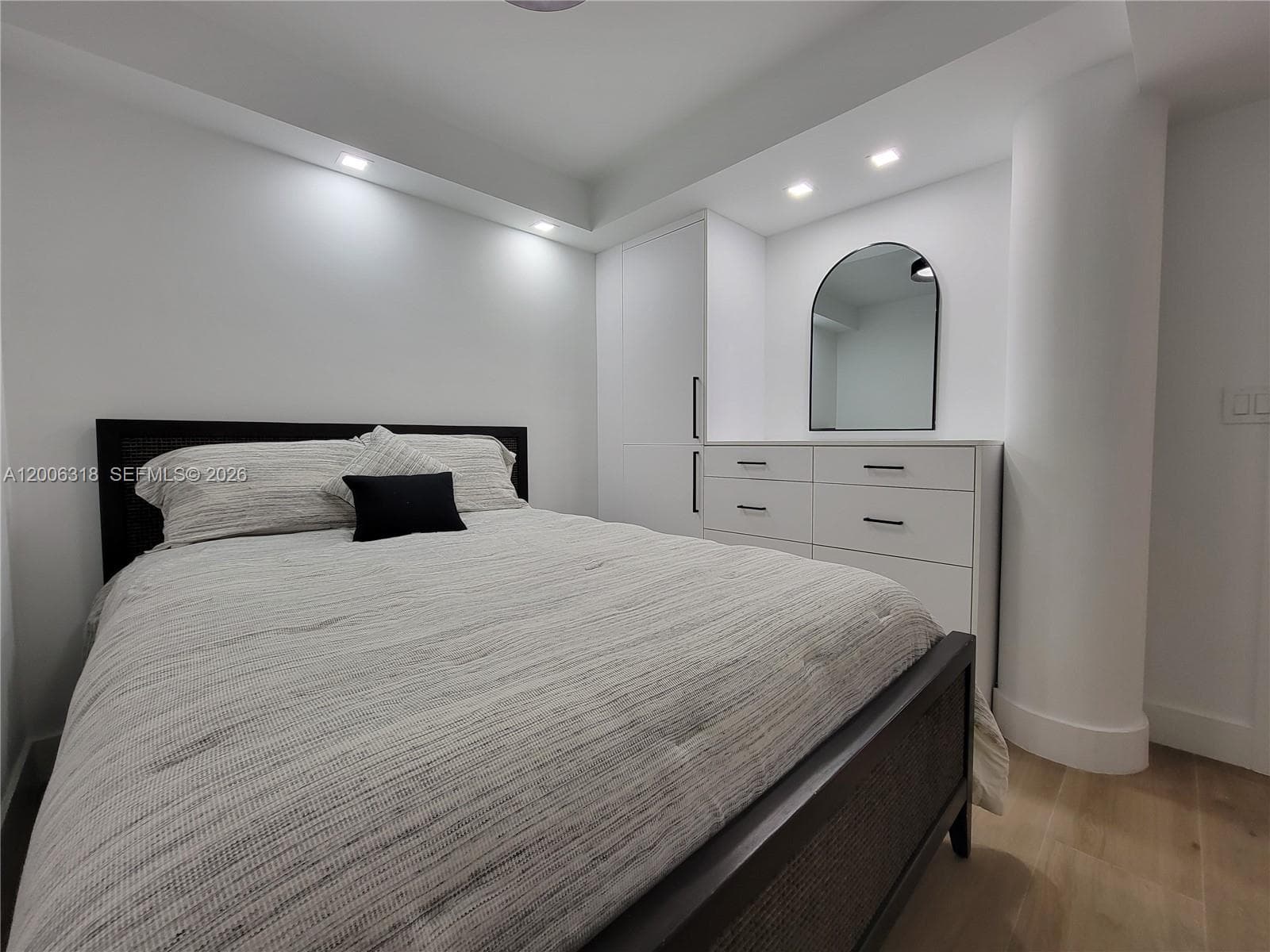 2501 Ocean Dr 931 photo 24