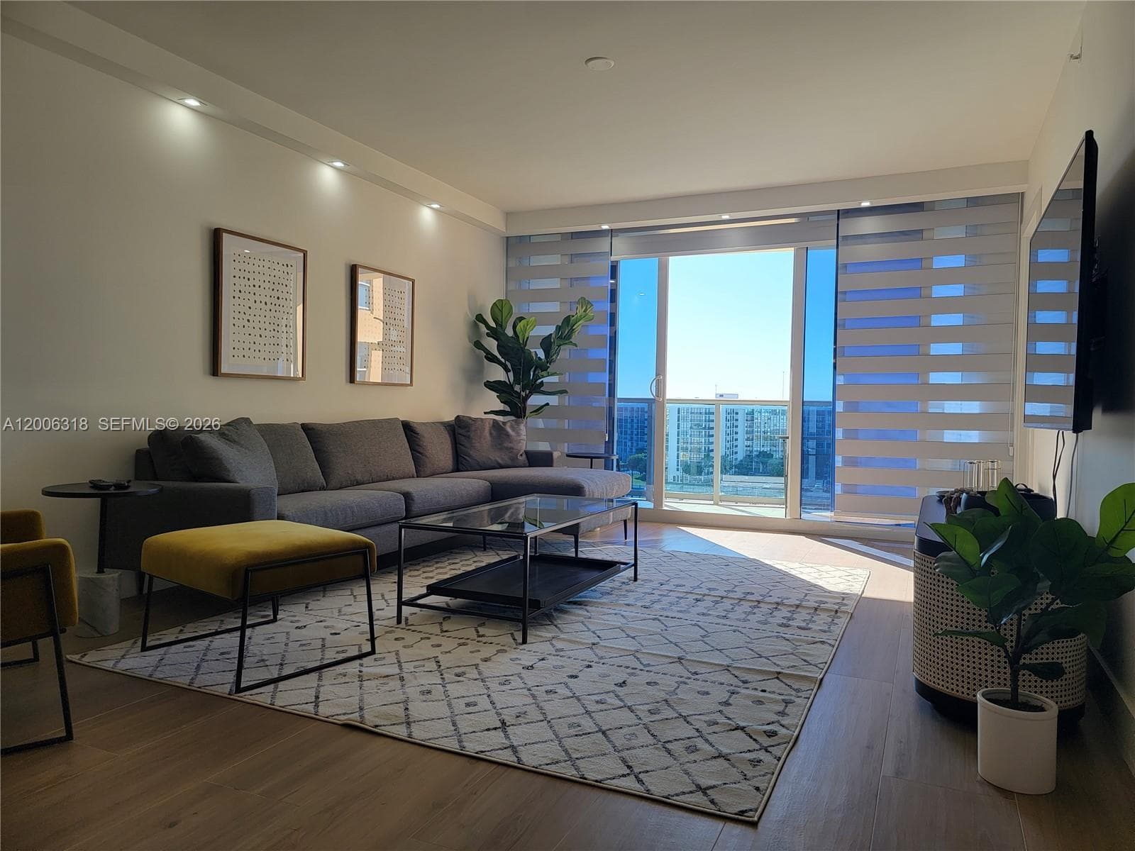 2501 Ocean Dr 931 photo 8