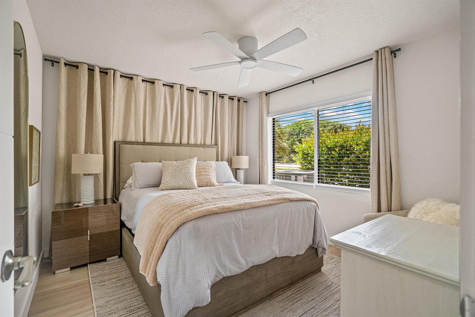 2330 N Ocean Boulevard photo 13