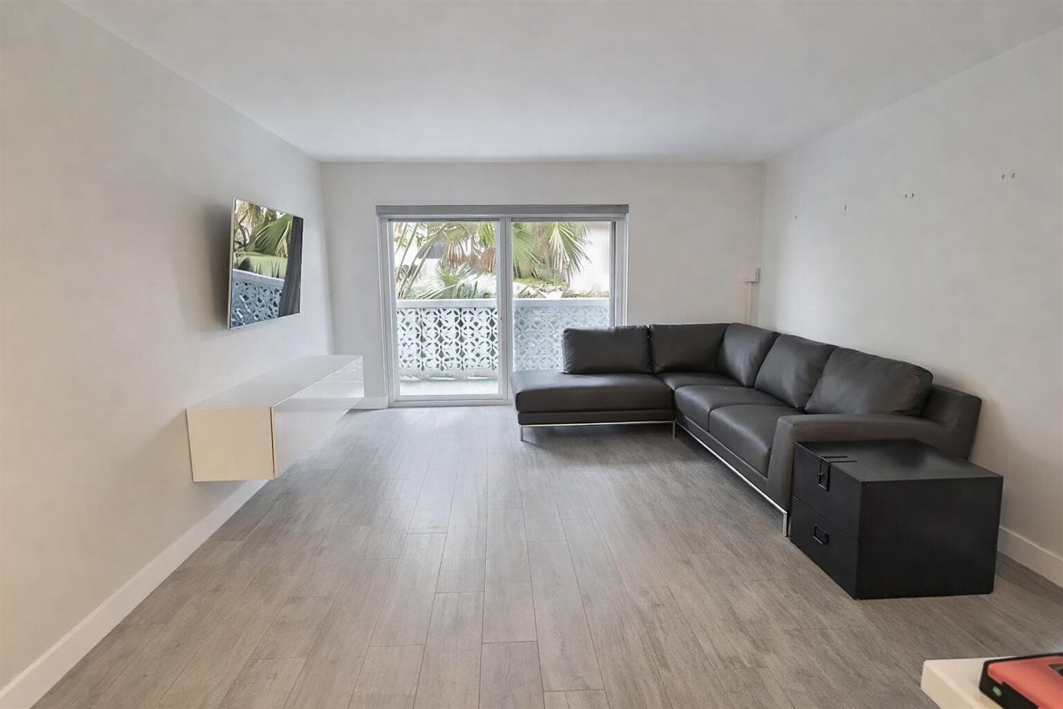 3220 Bayview Drive 211 photo 3