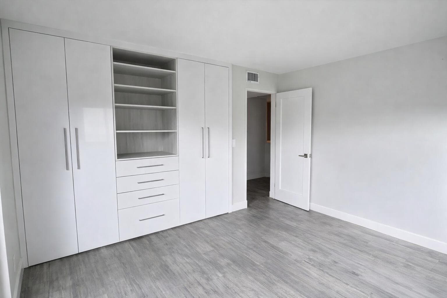 3220 Bayview Drive 211 photo 9
