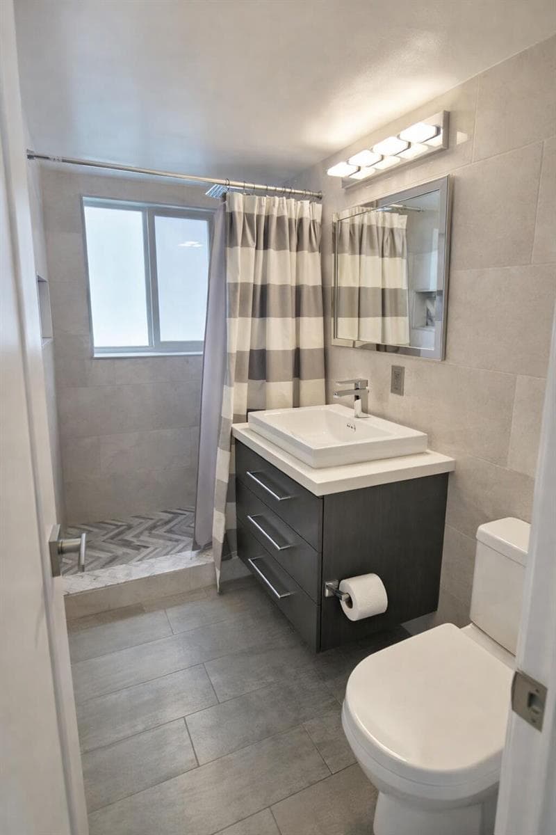 3220 Bayview Drive 211 photo 8