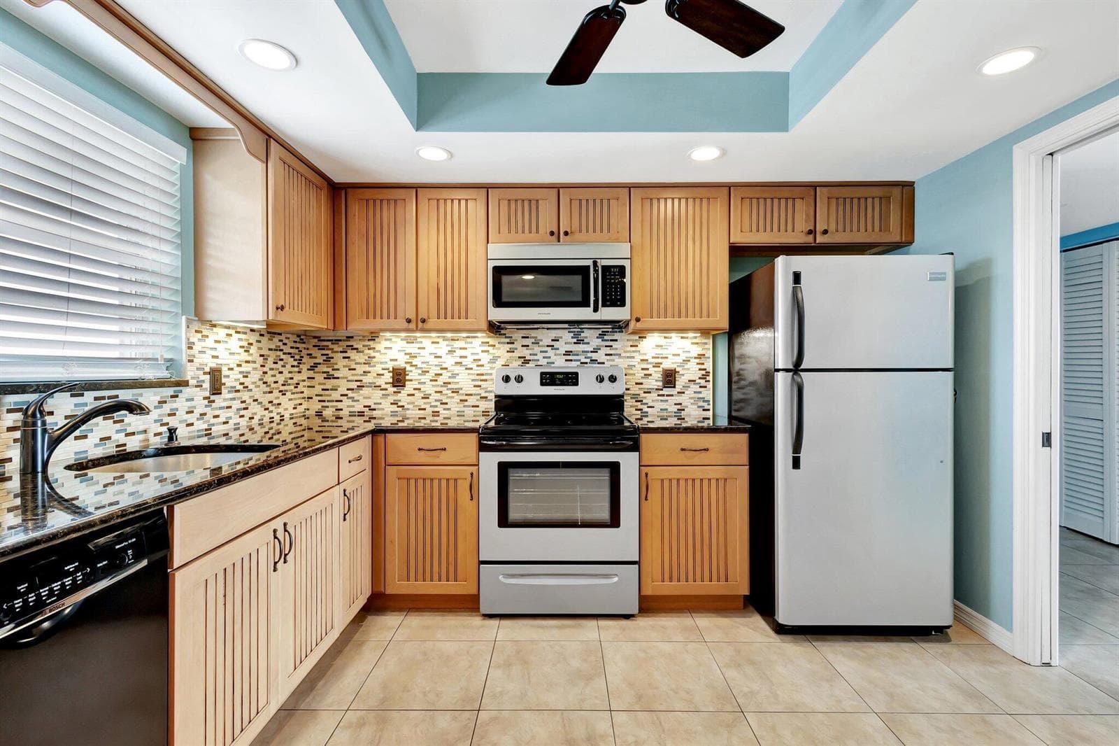 301 Lake Shore Drive 503 photo 6