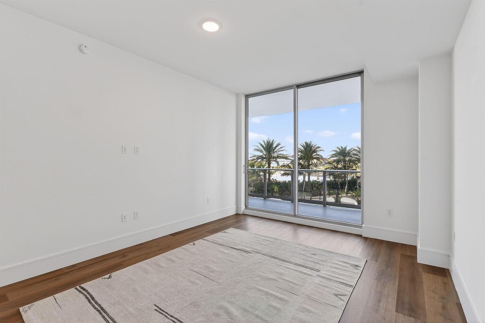 220 Lake Shore Drive 715 photo 18