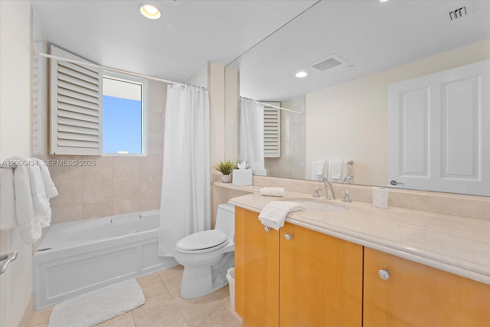 17875 Collins Ave 2702 photo 19