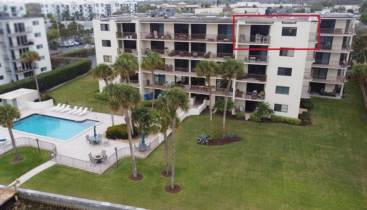 1202 S Lake Drive 502 photo 2