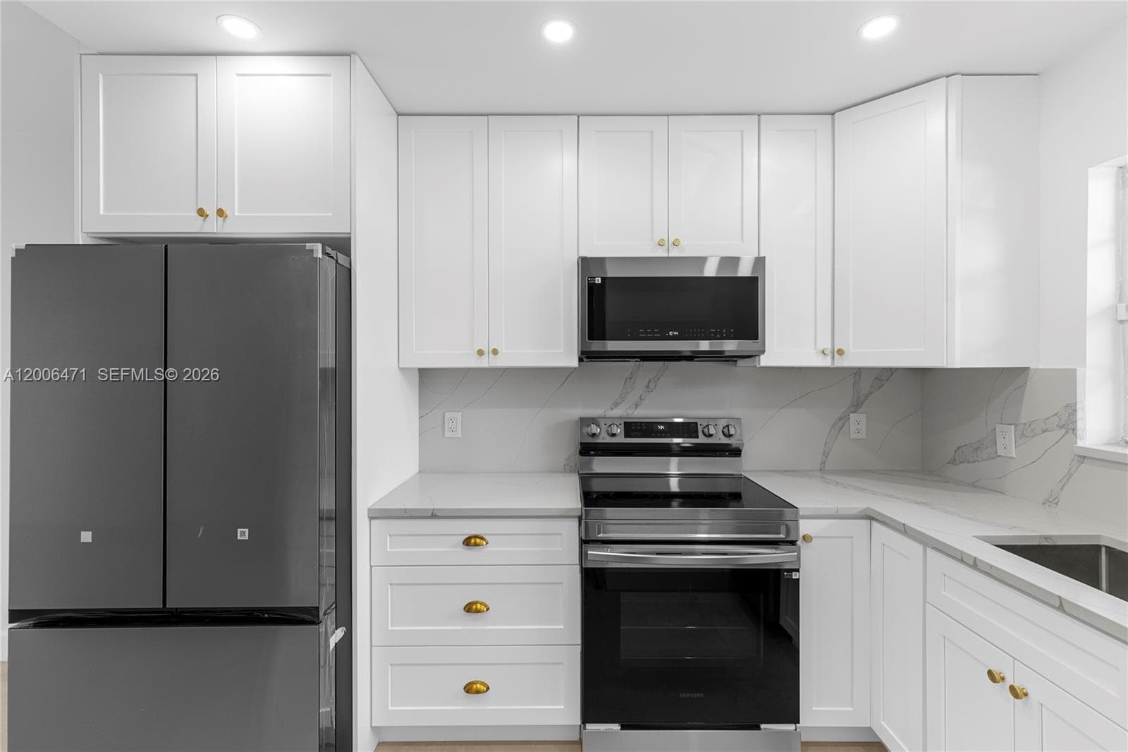 1400 57th Ct 102 photo 6