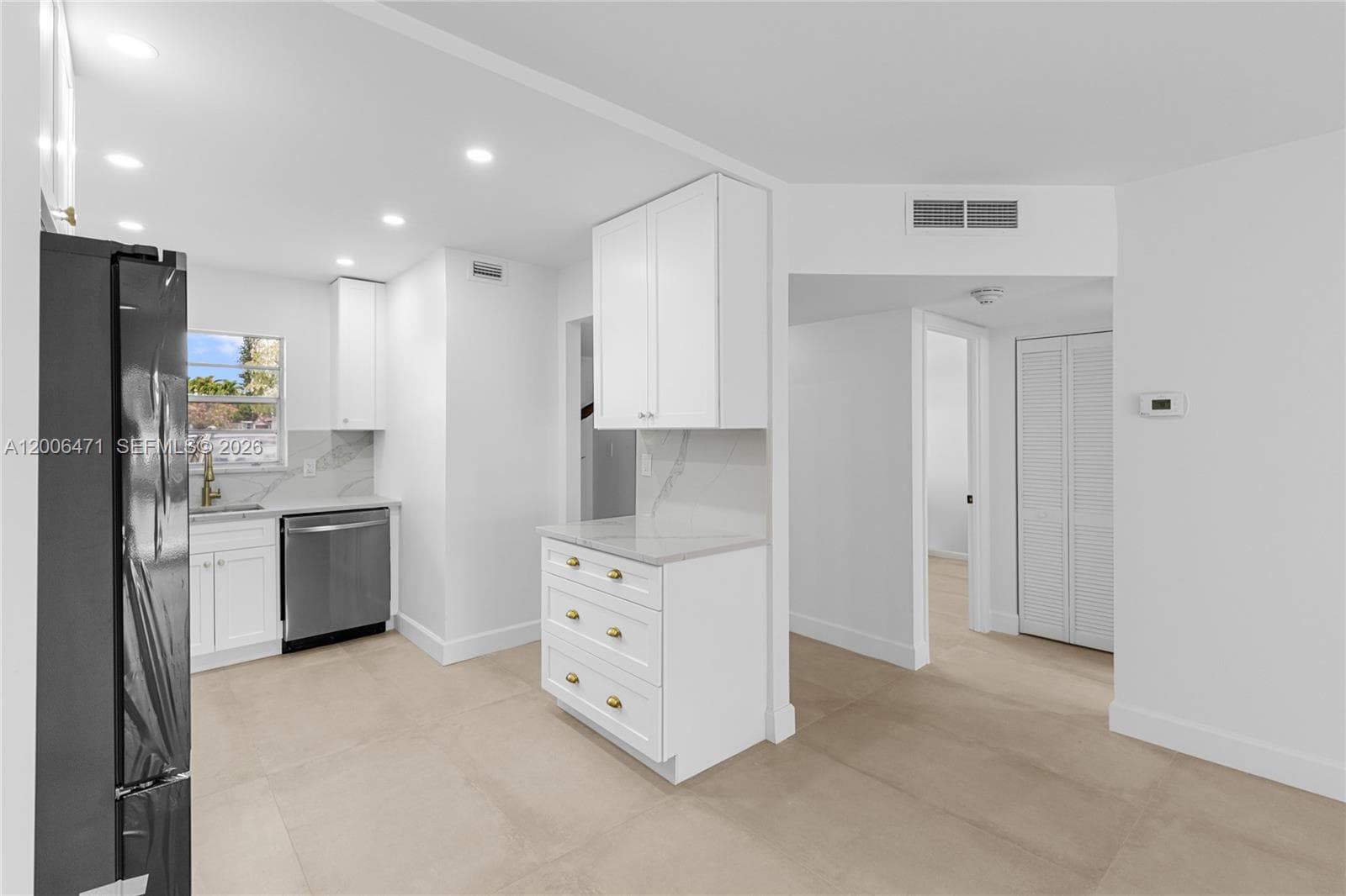 1400 57th Ct 102 photo 7