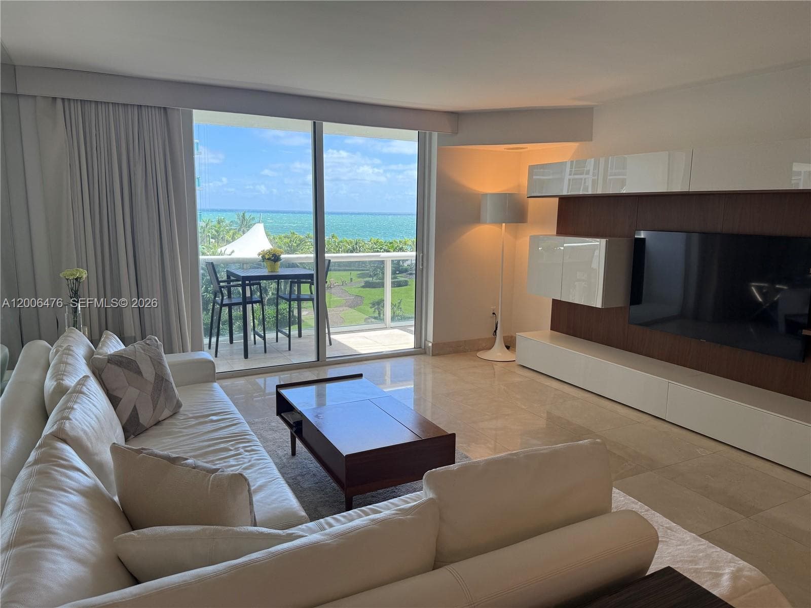 10275 Collins Ave 533 photo 2