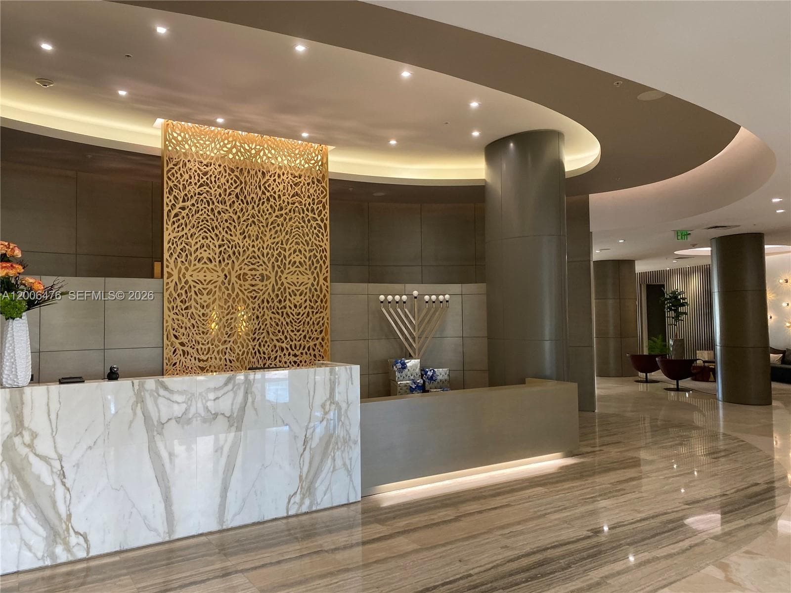 10275 Collins Ave 533 photo 3