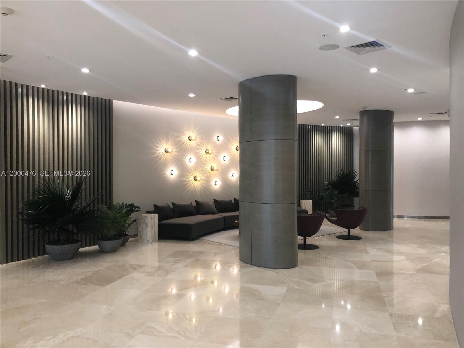 10275 Collins Ave 533 photo 4