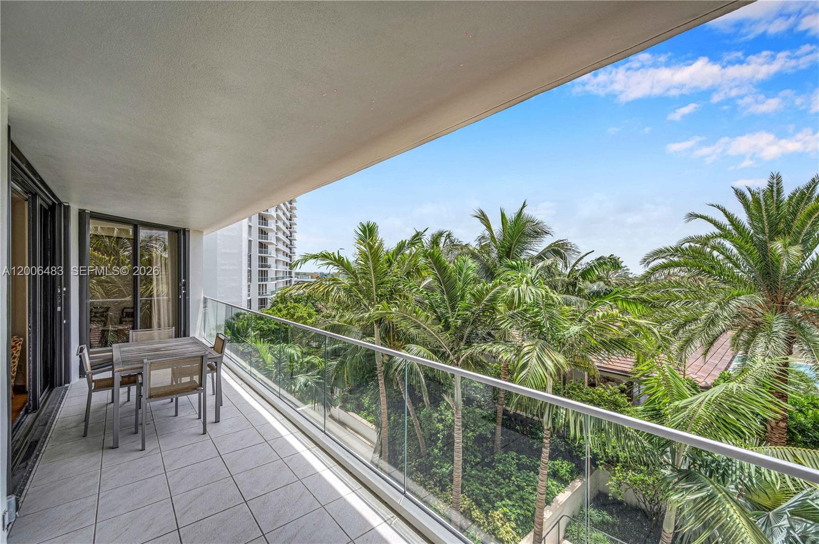 2800 Island Blvd 603 photo 6