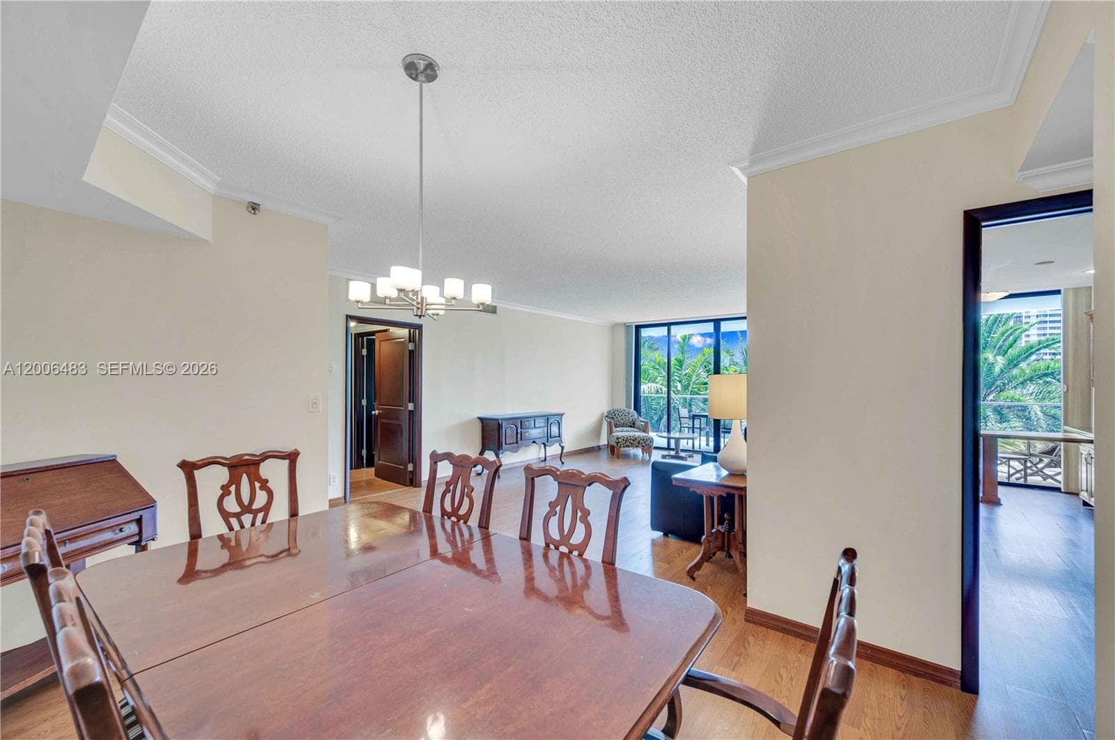 2800 Island Blvd 603 photo 19